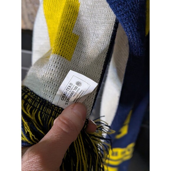 University of ROCHESTER Yellowjackets Fan Scarf Knit NCAA Acrylic UR Meliora EUC - Picture 4 of 5